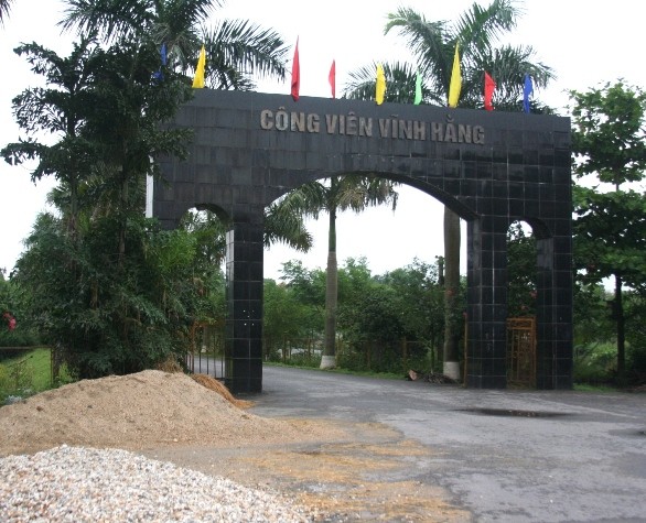 Công viên toạ lạc trên phần đất của 02 xã Phú Sơn và Vật Lại - huyện Ba Vì - tỉnh Hà Tây. Với diện tích gần 36,88ha, có sức chứa hàng vạn ngôi mộ sau cải táng và an táng vĩnh viễn.