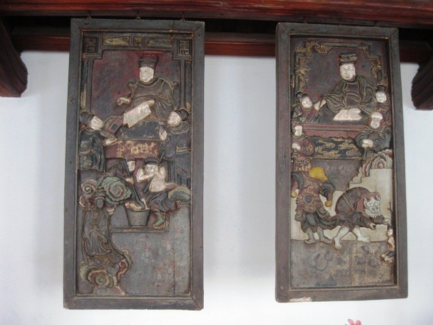 Hai trong số mười bức "Thập Điện Diêm Vương" báu vật chùa Trăm Gian