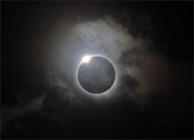 Hình ảnh về nhật thực toàn phần ở Australia ngày 13/11/2012