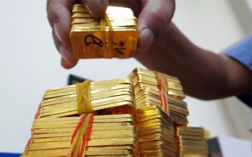 Sau 2 tháng tổ chức đấu thầu bán vàng, NHNN đã bán 580.400 lượng vàng miếng, tương đương hơn 22,3 tấn vàng