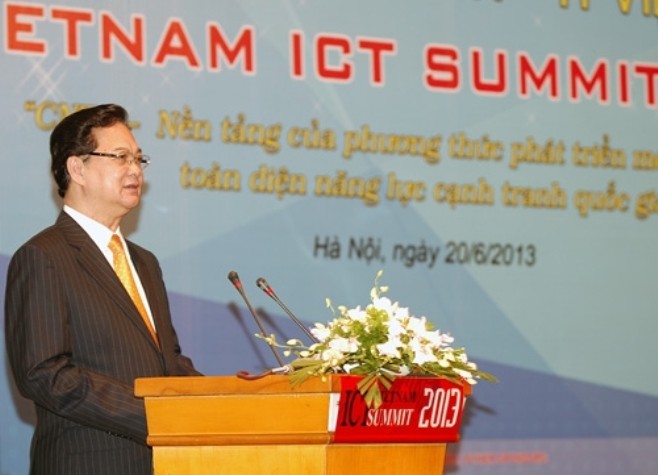 Thủ tướng Chính phủ Nguyễn Tấn Dũng phát biểu chỉ đạo tại Diễn đàn Cấp cao Công nghệ thông tin và truyền thông Việt Nam năm 2013