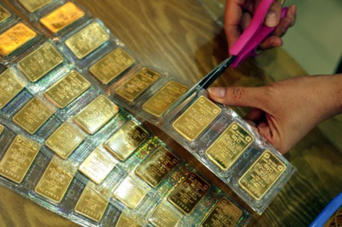 Trải qua 46 phiên đấu thầu vàng, NHNN đã "bơm" ra thị trường 46,7 tấn vàng tương đương khoảng 1,2 triệu lượng nhưng nhu cầu vàng trên thị trường vẫn rất lớn (ảnh minh họa).