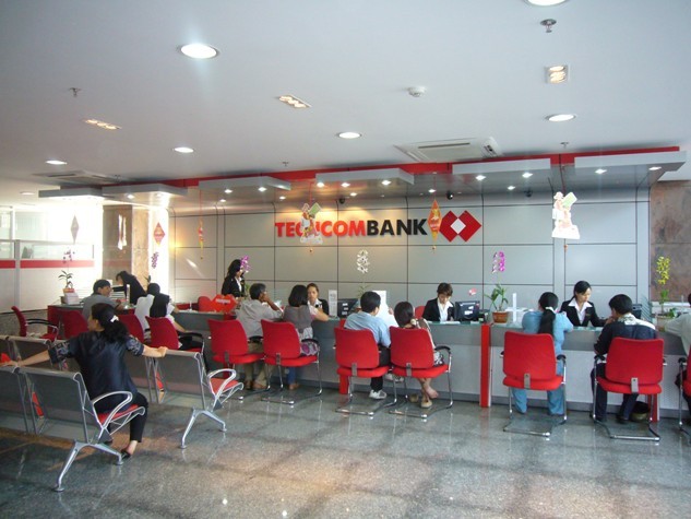 Tổng công ty Hàng không Việt Nam (Vietnam Airlines) chính thức thông báo việc chào bán cổ phiếu và trái phiếu tại Ngân hàng Kỹ thương Việt Nam (Techcombank) ra công chúng.