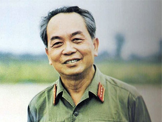SGK "bỏ quên" Đại tướng Võ Nguyên Giáp là sự "cắt xén" lịch sử