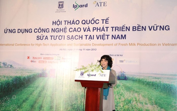 Bà Thái Hương, Chủ tịch Hội đồng Quản trị Tập đoàn TH: “Tôi quyết tâm đi theo con đường sữa tươi sạch này không vì lợi nhuận cao nhất, mà vì đại nghĩa với quốc gia, vì Tầm vóc Việt”.