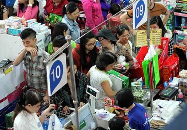 Chen lấn tại quầy thanh toán của siêu thị (nguồn Khampha.vn)