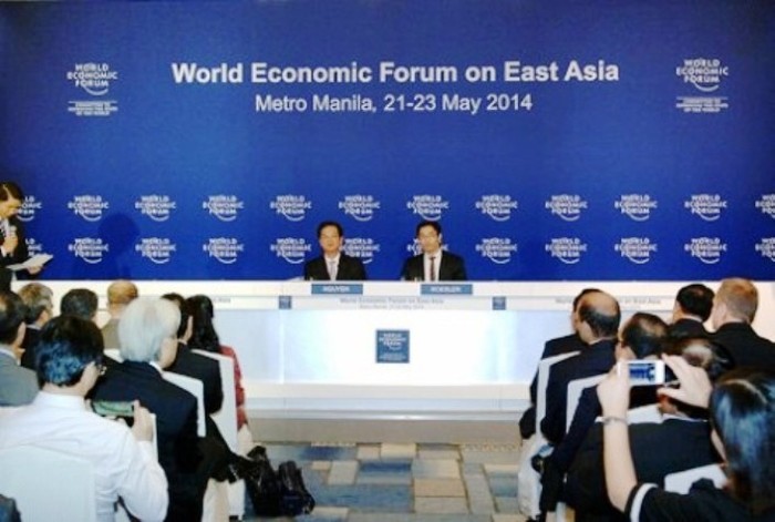Thủ tướng Nguyễn Tấn Dũng đối thoại với các doanh nghiệp dự WEF Đông Á tại Manila, Philippines ngày 22/5/2014.