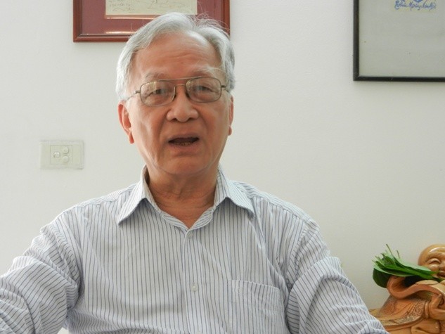 Chuyên gia kinh tế Bùi Kiến Thành trong cuộc trao đổi với phóng viên (ảnh H.Lực)