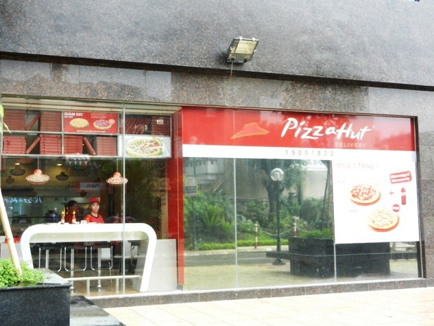 Thêm một nhà hàng ăn nhanh án ngữ tại toà chung cư CT1A trong khu đô thị Nam Đô Complex.