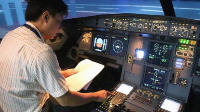 Vietnam Airlines cho biết đã hoàn tất quá trình thử nghiệm với 2 loại máy bay Boeing 777 và Airbus 321 trên đường bay thẳng Bắc Nam qua không phận Lào và Campuchia.