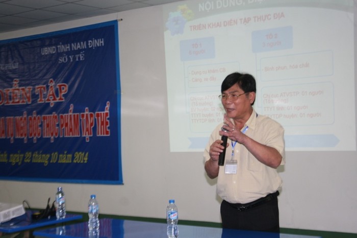 TS Trần Quang Trung - Cục trưởng Cục An toàn Thực phẩm dự và chỉ đạo buổi diễn tập