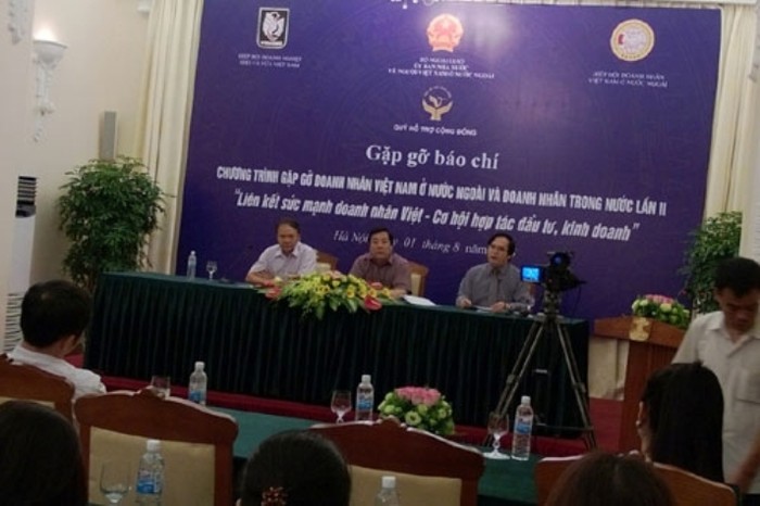 Theo Thứ trưởng Nguyễn Thanh Sơn vẫn còn những hiện tượng “lệ làng” gây khó khăn cản trở cho kiều bào về đầu tư trong nước - Ảnh: Trường Sơn