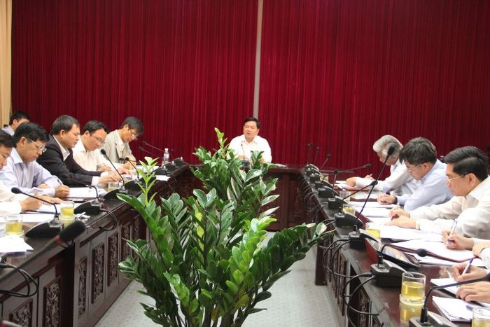 Bộ trưởng Đinh La Thăng chủ trì cuộc họp triển khai thực hiện Đề án huy động vốn xã hội hóa để đầu tư kết cấu hạ tầng hàng không (ảnh nguồn http://www.mt.gov.vn)