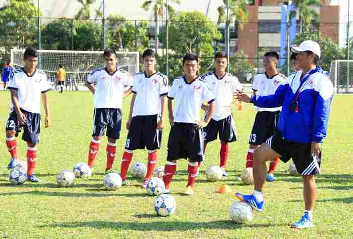Các em thiếu niên nam có niềm đam mê trái bóng sẽ có cơ hội trở thành thành viên của học viện bóng đá do PVF tổ chức
