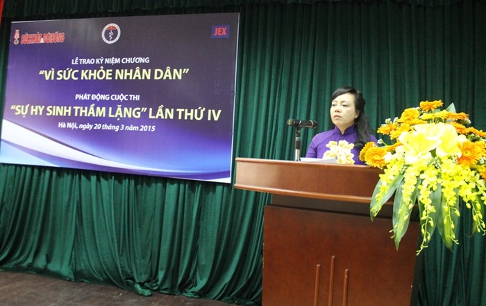 PGS.TS Thầy thuốc nhân dân Nguyễn Thị Kim Tiến - Bộ trưởng Bộ Y tế phát biểu chỉ đạo tại lễ phát động