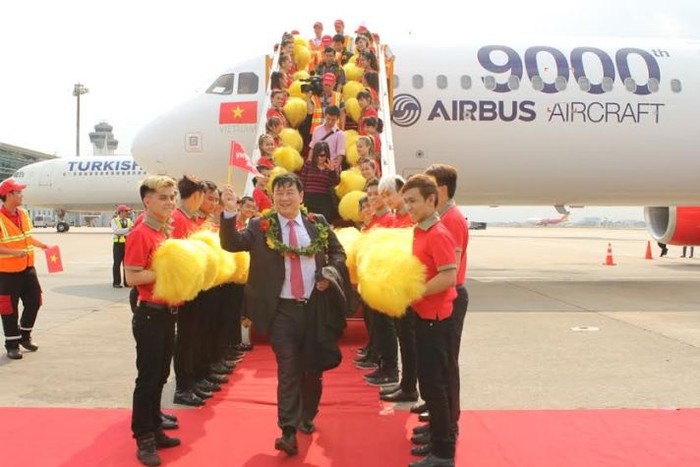 Những hành khách đầu tiên trên chuyến bay mới Airbus A321.