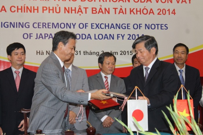 Thay mặt Chính phủ Việt Nam Bộ trưởng Bộ Kế hoạch và Đầu tư Bùi Quang Vinh đã ký Công hàm trao đổi với đại diện Chính phủ Nhật Bản ngài Đại sứ đặc mệnh toàn quyền Nhật Bản tại Việt Nam Hiroshi Fukada.