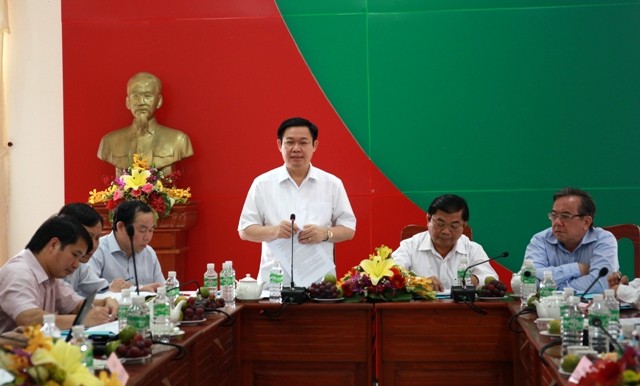 Đoàn Công tác của Ban Kinh tế Trung ương do Ông Vương Đình Huệ dẫn đầu đã có buổi làm việc với Thường trực Tỉnh ủy Tây Ninh