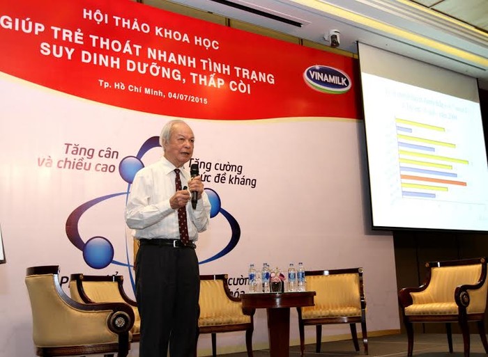 Giáo sư - Tiến sĩ Nguyễn Công Khanh, Chủ tịch Hội Nhi khoa Việt Nam chia sẻ tại hội thảo.