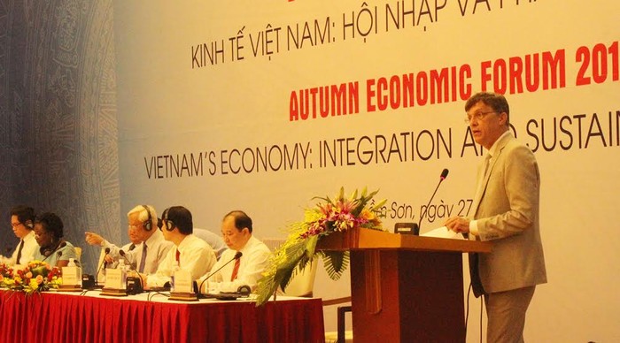 Chia sẻ về kinh nghiệm hội nhập, ông Hugh Borrowman - Đại sứ Australia cho rằng, Việt Nam trong giai đoạn này cần thực hiện những cải cách sâu rộng, toàn diện.