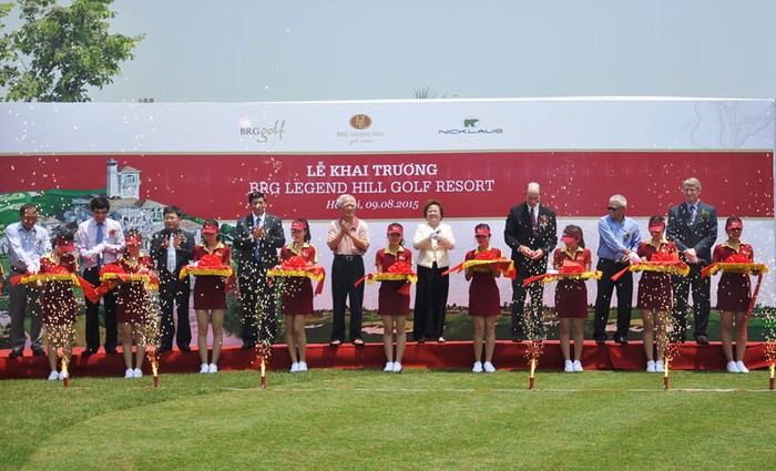 Tập đoàn BRG đã chính thức khai trương sân golf BRG Legend Hill Golf Resort tại xã Phù Linh, huyện Sóc Sơn, Hà Nội.