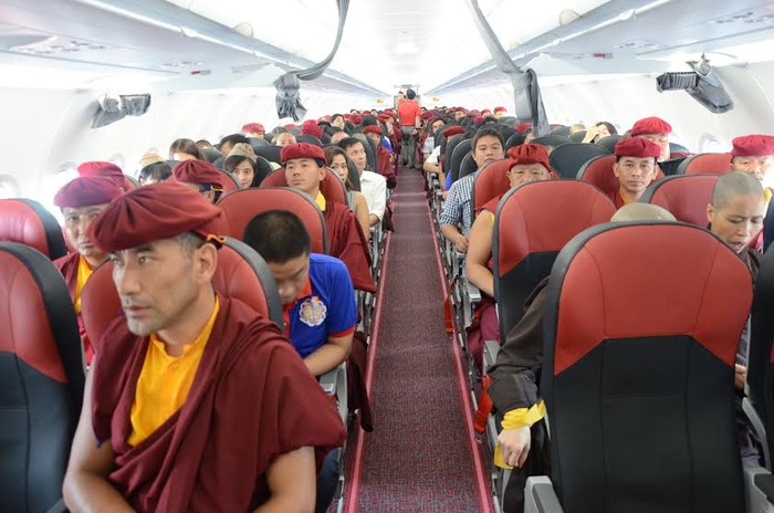 Truyền thừa Phật giáo Kim cương thừa Drukpa thế giới, Đức Pháp Vương Gyalwang Drukpa XII và tăng đoàn Phật giáo trên chuyến bay Vietjet.