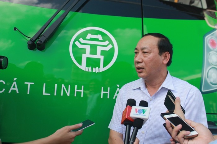 Thứ trưởng Nguyễn Hồng Trường trao đổi với phóng viên các cơ quan thông tấn báo chí