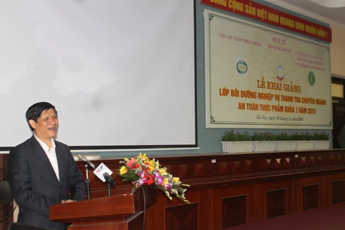 Thứ trưởng Bộ Y tế GS.TS Nguyễn Thanh Long phát biểu khai mạc khóa đào tạo (ảnh H.Lực)