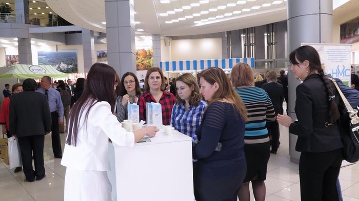 Sản phẩm sữa TH true Milk thu hút sự quan tâm của khách mời tại Diễn đàn Sữa quốc tế lần 2 diễn ra tại Thủ đô Mátxcơva (Liên bang Nga).