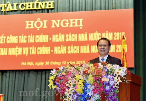 Phó Thủ tướng Chính phủ Vũ Văn Ninh phát biểu tại Hội nghị trực tuyến Tổng kết công tác Tài chính - Ngân sách nhà nước năm 2015 (ảnh Bộ Tài chính).