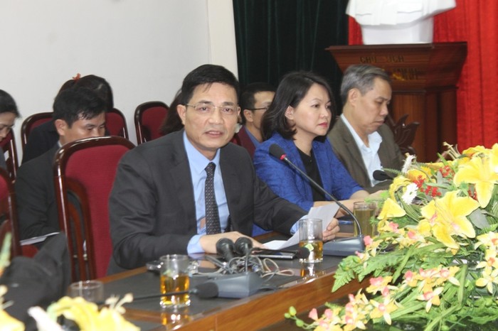 TS. Nguyễn Thanh Phong - Cục trưởng Cục An toàn thực phẩm thông tin chính thức tới cơ quan báo chí hiện tương dầu cá ăn mòn xốp.