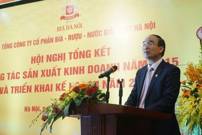 Ông Nguyễn Hồng Linh – Tổng Giám đốc Habeco thông báo kết quả sản xuất kinh doanh năm 2015.
