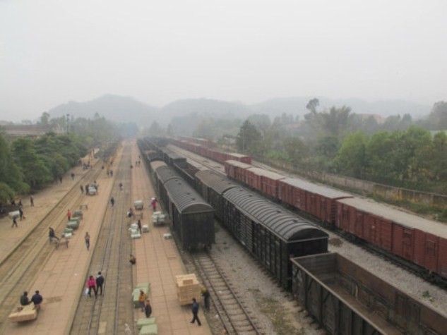 Hình ảnh đường sắt Việt Nam (ảnh nguồn Báo Người Lao động).