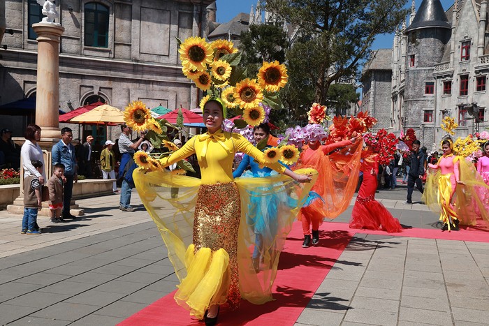 Lễ hội hoa rực rỡ sắc màu tại Bà Nà Hills.