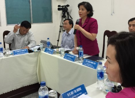 Bà Mai Kiều Liên - Bí thư Đảng ủy, Tổng giám đốc Công ty Cổ phần Sữa Việt Nam (Vinamilk) trong buổi làm việc với Đoàn kiểm tra của Ban Thường vụ Thành ủy TP.HCM (ảnh PLO).