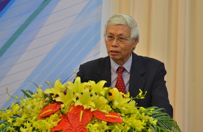 PGS.TS Lê Văn Truyền nguyên Thứ trưởng Bộ Y tế phát biểu tại hội thảo