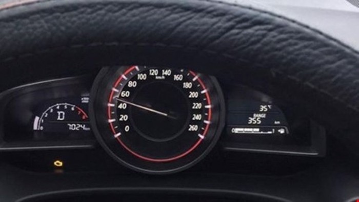 Hiện tượng đèn check engine bật sáng trên xe Mazda 3 phiên bản 1.5 lít - ảnh Infonet.