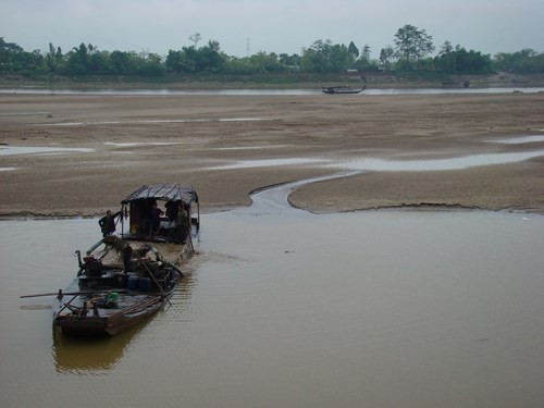 Sông Hồng đoạn chảy qua huyện Cẩm Khê, Phú Thọ - ảnh H.Lực.
