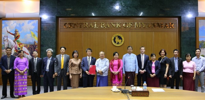 Thống đốc Ngân hàng Trung ương Myanmar trao giấy phép chính thức cho BIDV thành lập chi nhánh hoạt động tại thị trường Myanmar