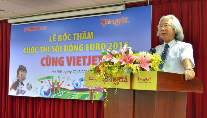 Ông Nguyễn Văn Phú phát biểu khai mạc lễ bốc thăm tìm ra người trúng thưởng trong cuộc thi dự đoán tỷ số mang tên: “Sôi động Euro cùng Vietjet&quot; - ảnh H.Lực