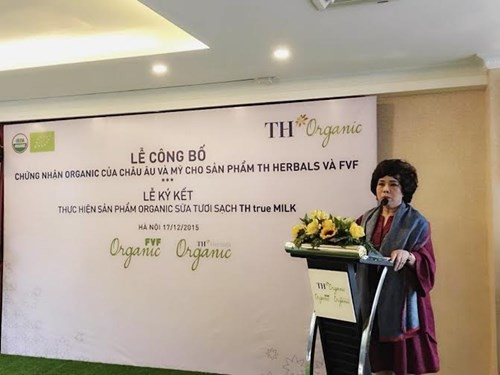 Bà Thái Hương - Chủ tịch Hội đồng quản trị Tập đoàn TH một doanh nghiệp đi đầu trong sản xuất sữa tươi sạch - ảnh nguồn TH true MILK.
