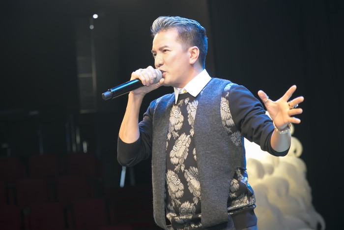 Ca sĩ Đàm Vĩnh Hưng bỏ 12 tỷ làm show kỷ niệm 20 năm ca hát.
