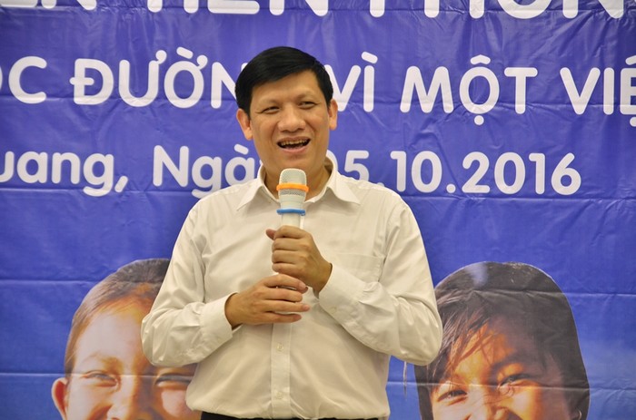 Thứ trưởng Bộ Y tế Nguyễn Thanh Long cảm ơn sự giúp đỡ của Vinamilk trong suốt 10 năm thực hiện triển khai chương trình Sữa học đường.