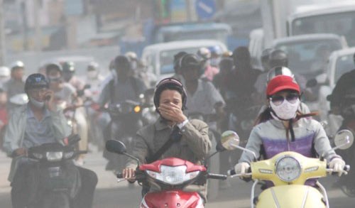 Khí thải từ phương tiện giao thông - “thủ phạm” gây ra ô nhiễm môi trường, không khí các đô thị - ảnh nguồn Báo Công an nhân dân