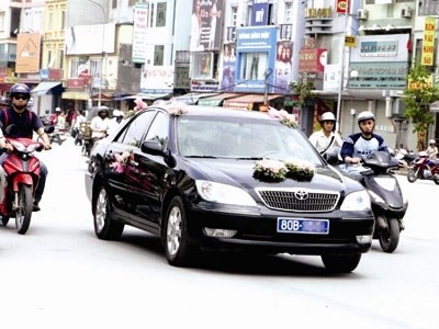 Bộ trưởng Bộ Tài chính Đinh Tiến Dũng chỉ thị tiếp tục mở rộng việc khoán xe công đối với các chức danh lãnh đạo doanh nghiệp nhà nước thuộc Bộ - ảnh minh họa/ nguồn Tiền Phong
