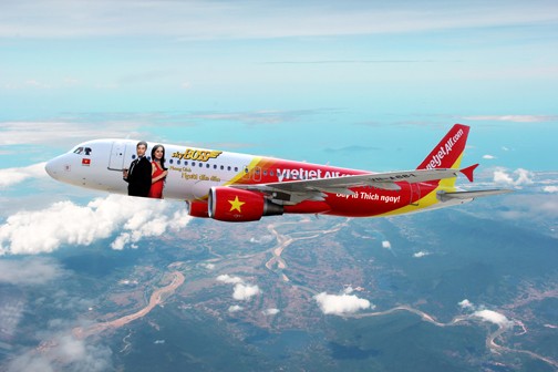Theo các chuyên gia hàng không việc Vietjet tăng chuyến bay ban đêm và giảm giá vé là động thái tích cực để cùng với ngành giao thông giảm tải sân bay Tân Sơn Nhất - ảnh nguồn Vietjet.