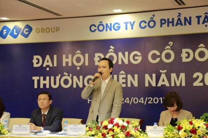Ông Trịnh Văn Quyết, Chủ tịch Hội đồng quản trị Tập đoàn FLC giải đáp câu hỏi của cổ đông - ảnh nguồn trang tin BNEWS (thuộc Ban biên tập kinh tế của TTXVN)