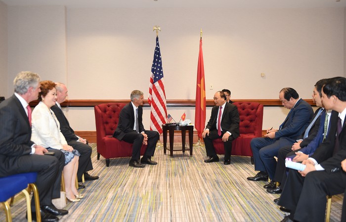 Lãnh đạo Tập đoàn BRG (Việt Nam) và lãnh đạo Tập đoàn Hilton Worldwide (Hoa Kỳ) tiếp kiến Thủ tướng Nguyễn Xuân Phúc nhân chuyến thăm chính thức của người đứng đầu Chính phủ Việt Nam tới Hoa Kỳ.