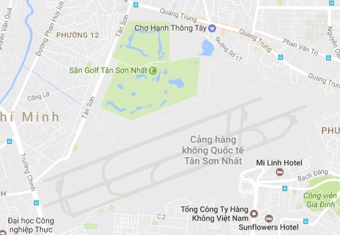Dễn dàng nhận ra khu vực sân golf chiếm diện tích đất lớn trong sân bay Tân Sơn Nhất - ảnh chụp màn hình.