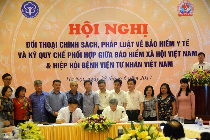 Bảo hiểm xã hội Việt Nam và Hiệp hội Bệnh viện tư nhân Việt Nam đã ký quy chế phối hợp về việc hợp tác trong việc thực hiện chính sách, pháp luật về bảo hiểm y tế - ảnh Hoàng Lực